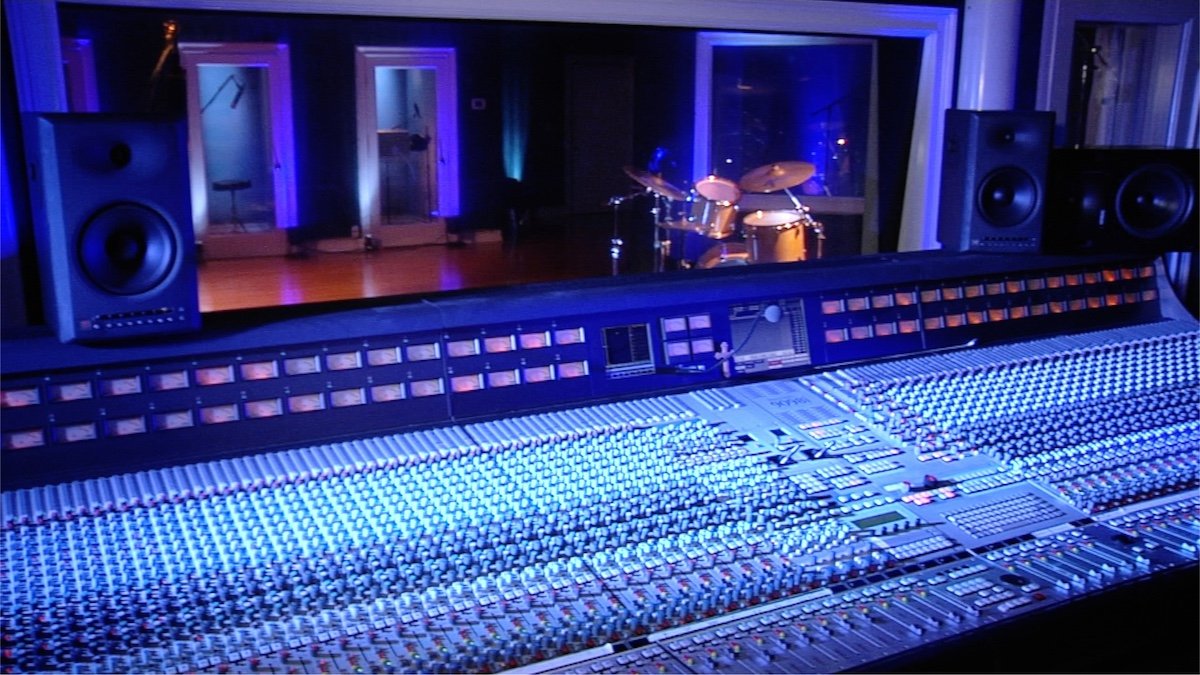 BlashillAudioVideo.com background image